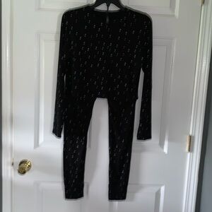 🔥🔥SOLD🔥🔥SOLID Skims pajamas set wore a few times still in new condition